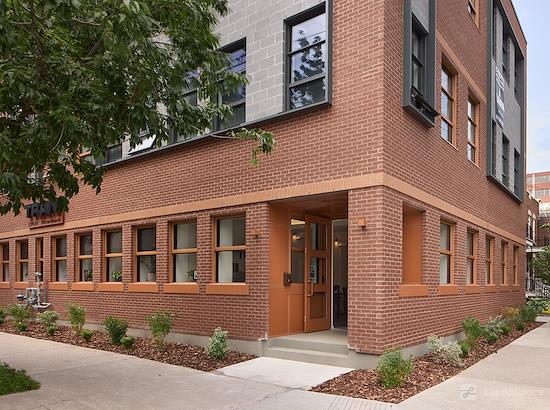 Working at D1 - Diwan Cowork Mile-Ex at Montréal