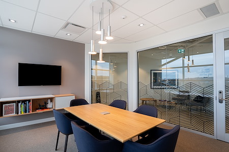 SPACES | BC, Victoria - Spaces Uptown Vic - Meeting Room