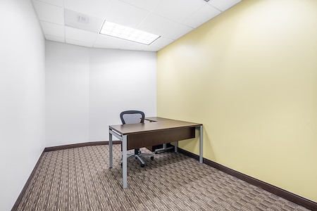 Regus | US Bancorp Tower Downtown PDX - Day Desk