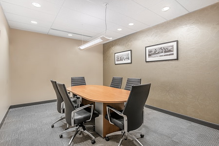Regus | BC, Burnaby – Metrotown - Meeting Room