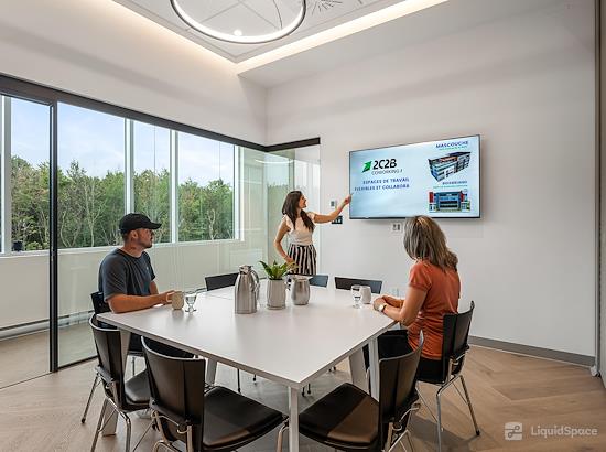 Working at 2C2B Coworking- Mascouche at Mascouche