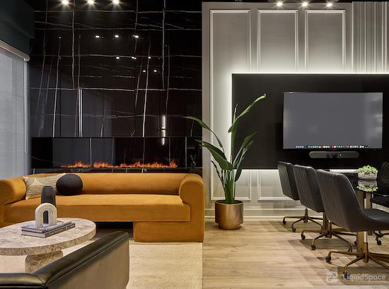 Working at Privat & Luxurious Business Lounge at Oakville