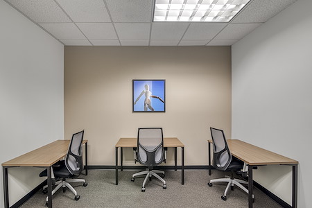 Regus | Downtown North Orange - Day Desk