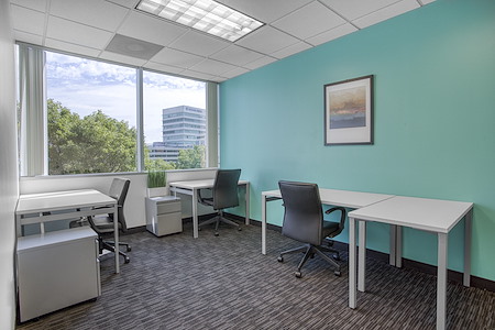 Regus | Corporate Center - Day Desk