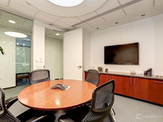 Working at Carr Workplaces - Penn Ave. at Washington