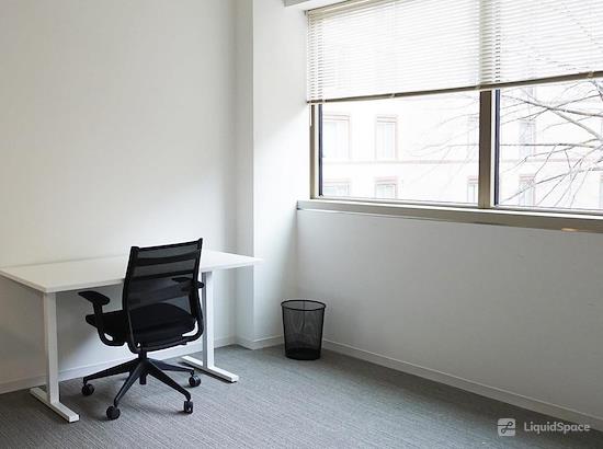 Working at Launch Workplaces @ The Ring Building at Washington