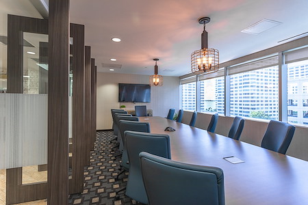 Quest Workspaces 777 Brickell Ave - Boardroom