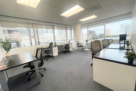 Quest Workspaces 777 Brickell Ave - Large Ocean View Window Office 520