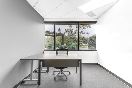 Regus | Corporate Center - Day Desk