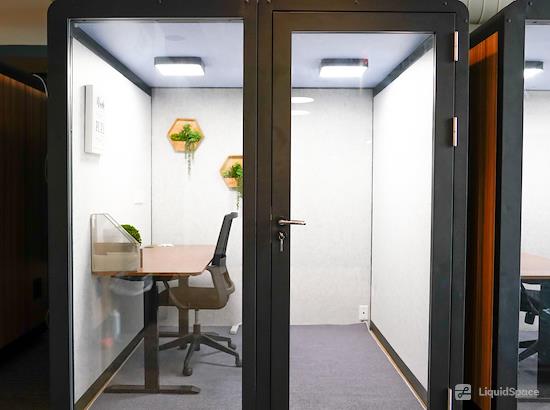 Working at LionShare Cowork - Professional Meeting Rooms & Offices at Jacksonville