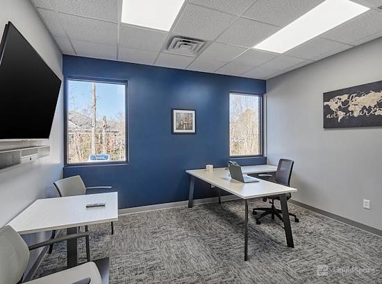 Working at Kon-Nik Office Suites at Henrico