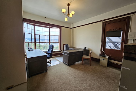 Historic Blackwell Mansion - Rainier Room - Day Pass (Private)