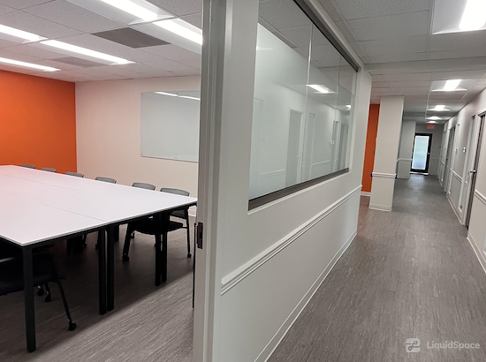 Working at Oasis Office - Rockville at Rockville