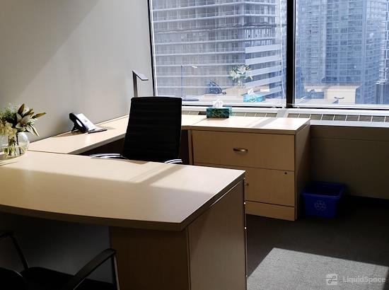 Working at Intelligent Office Yonge Eglinton Centre at Toronto