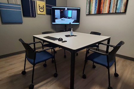 Collabüro - Small Meeting Room