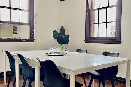 Salt Space Coworking - New Farm - Meeting Room 1-8p