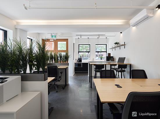 Working at D1 - Diwan Cowork Mile-Ex at Montréal