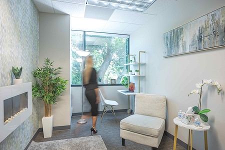 Quest Workspaces Plantation - Day Office