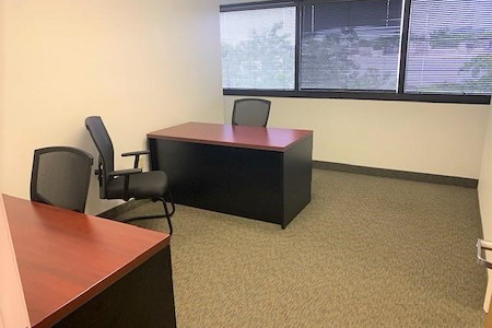 Crown Center Executive Suites (CCESuites) - 377 - Window office for 1-3 people