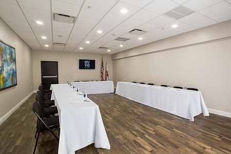 Nuvo Suites Hotel - Meeting Room
