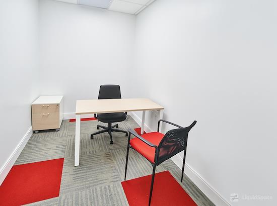 Working at Work Plus Office at Miami