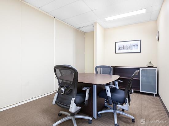 Working at Regus | University Street at Montreal