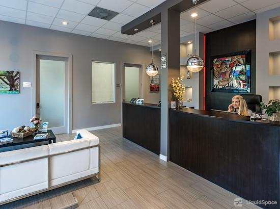Working at Green Executive Offices at Hollywood