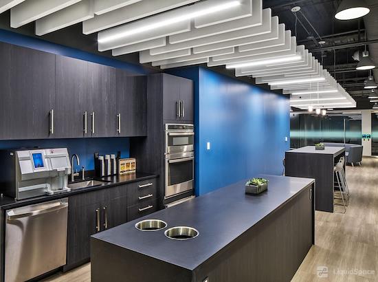 Working at Intelligent Office - Tysons at Vienna