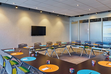 Aloft Miami Airport - Tactic Meeting Room