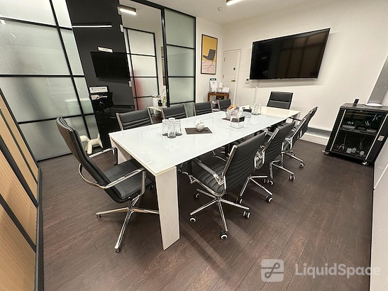 Liquid Workspace W1 Workspace | LiquidSpace