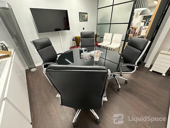 W1 Workspace | LiquidSpace