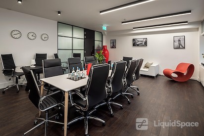 Liquid Workspace W1 Workspace | LiquidSpace
