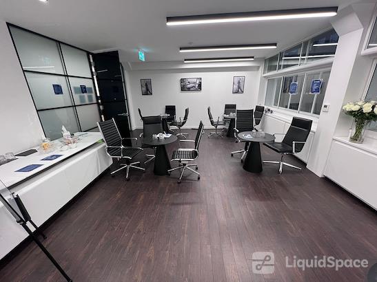 W1 Workspace | LiquidSpace