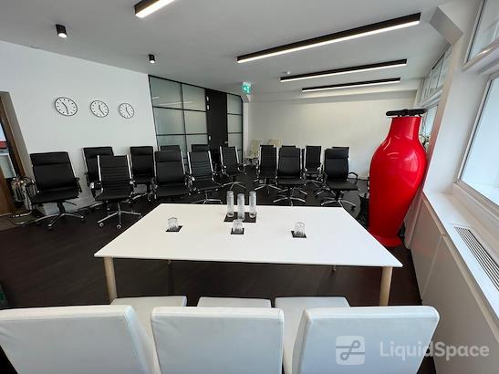 Liquid Workspace W1 Workspace | LiquidSpace